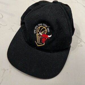 NEW Chicago Bulls Five Time Champion Hat | Unisex | Adjustable | Black